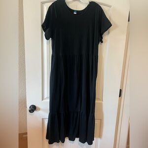 Size XL- old navy maxi dress in black - ruffle bottom